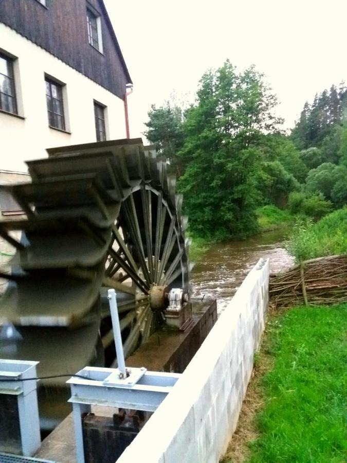 Kratochviluv Mlyn Otel Cervena Lhota  Dış mekan fotoğraf