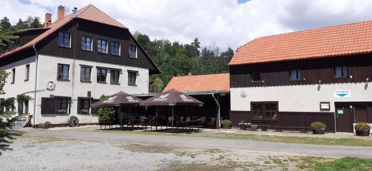 Kratochviluv Mlyn Otel Cervena Lhota  Dış mekan fotoğraf